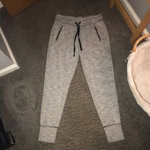 American Eagle joggers